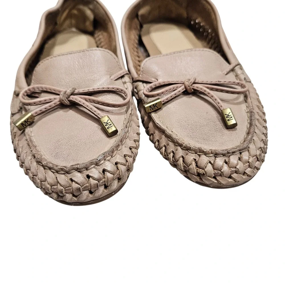 Michael Kors Womens Leather Moccasins Size 6M Tan‎ With Bow Gold Accents Slip On